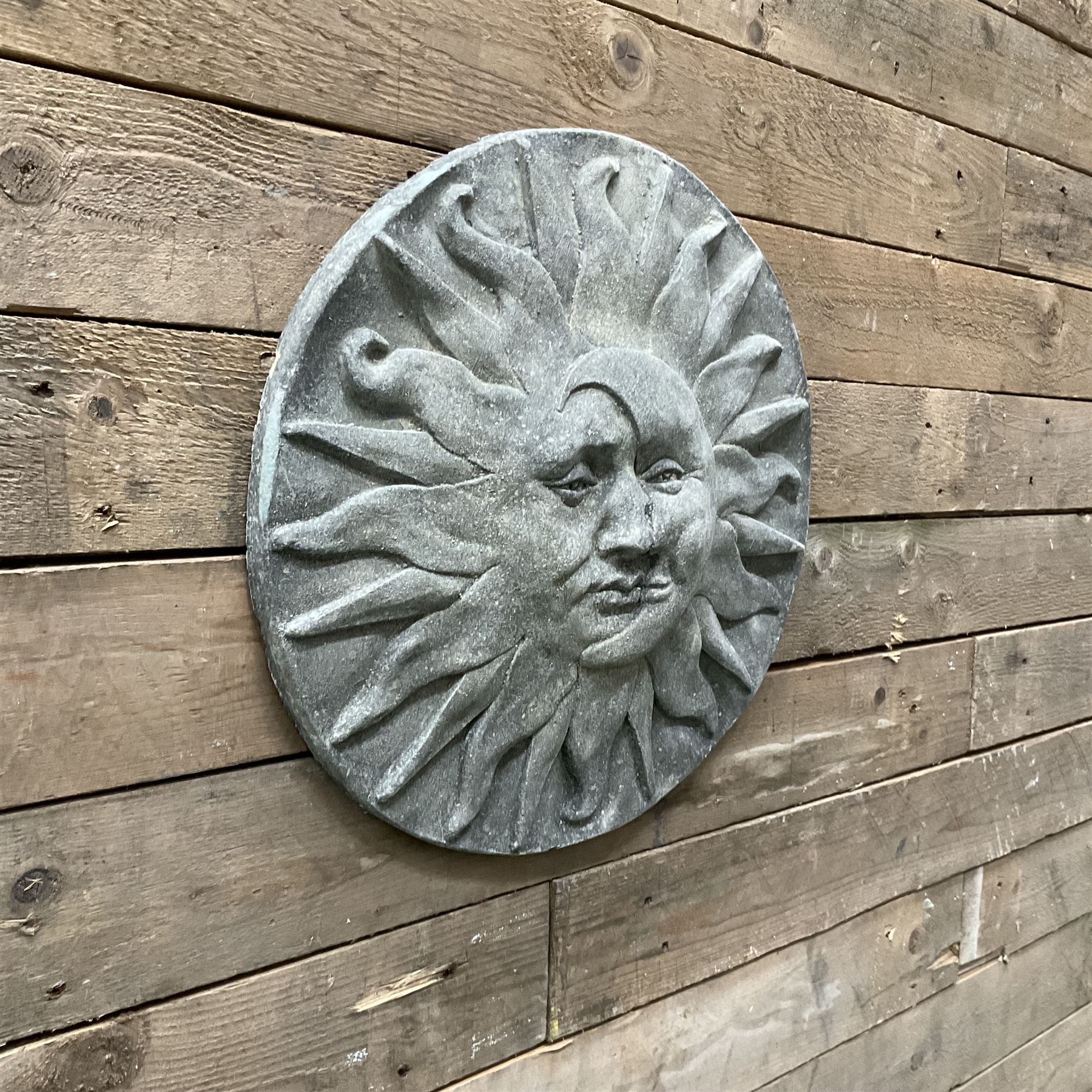 Cast stone garden circular Sun & Moon plaque - Image 3 of 3