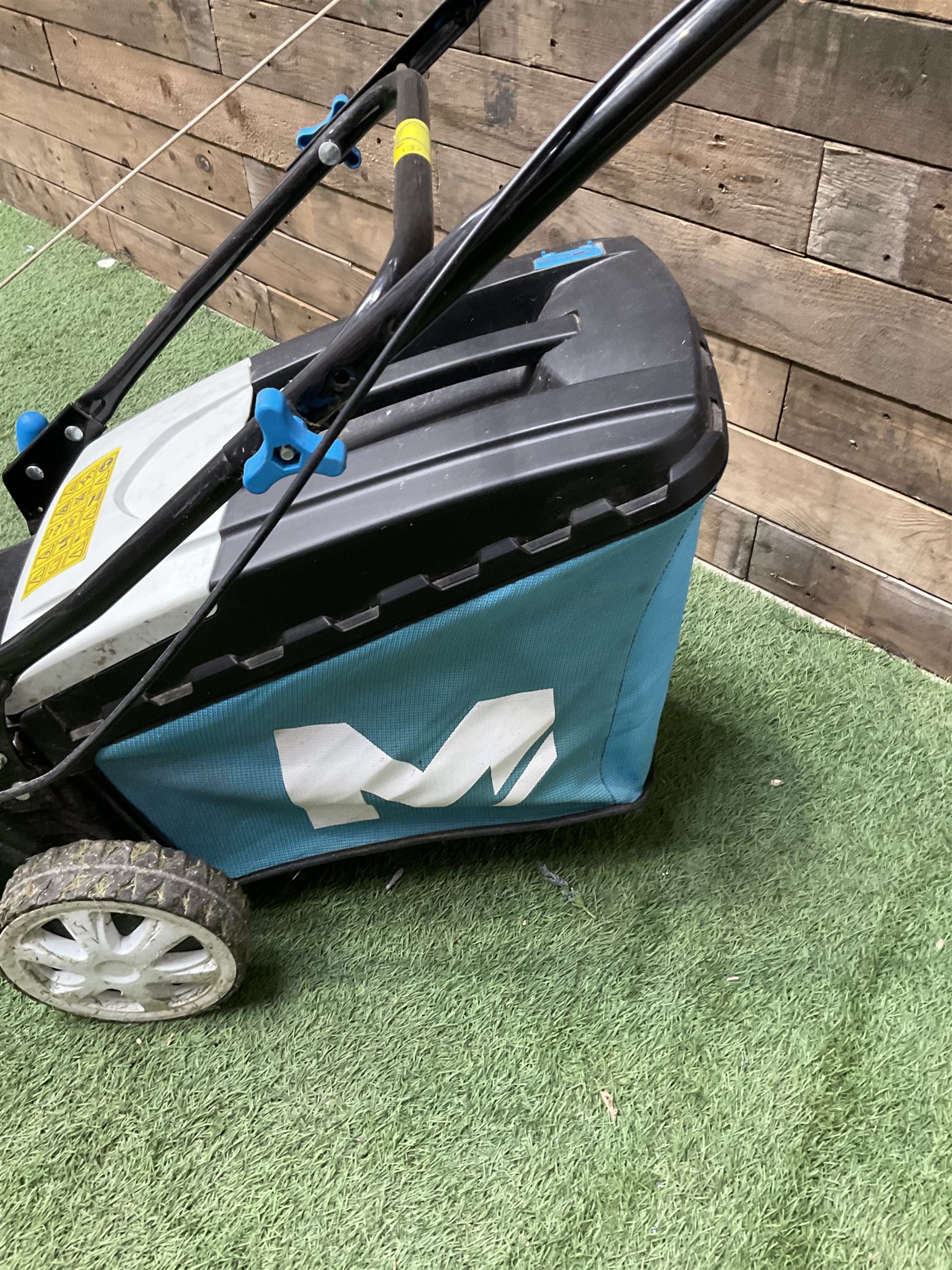 MacAllister 14” rotary lawnmower - Image 3 of 6