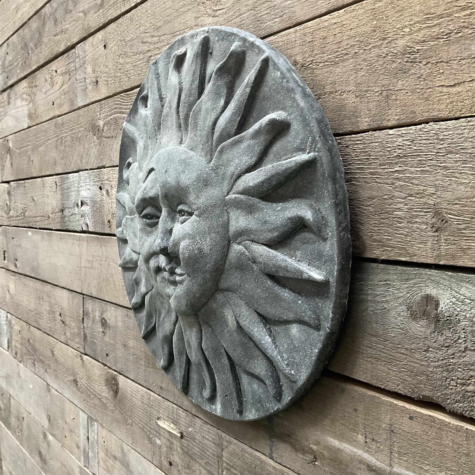 Cast stone garden circular Sun & Moon plaque - Image 2 of 3