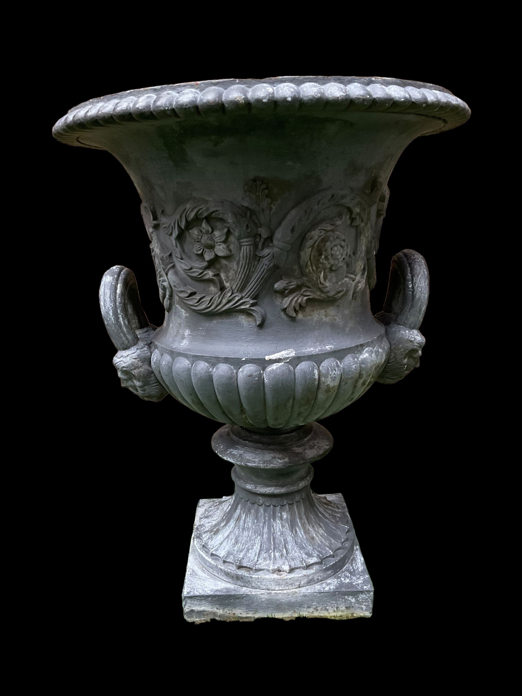 Pair of Victorian ornate cast iron garden urns - Image 3 of 5