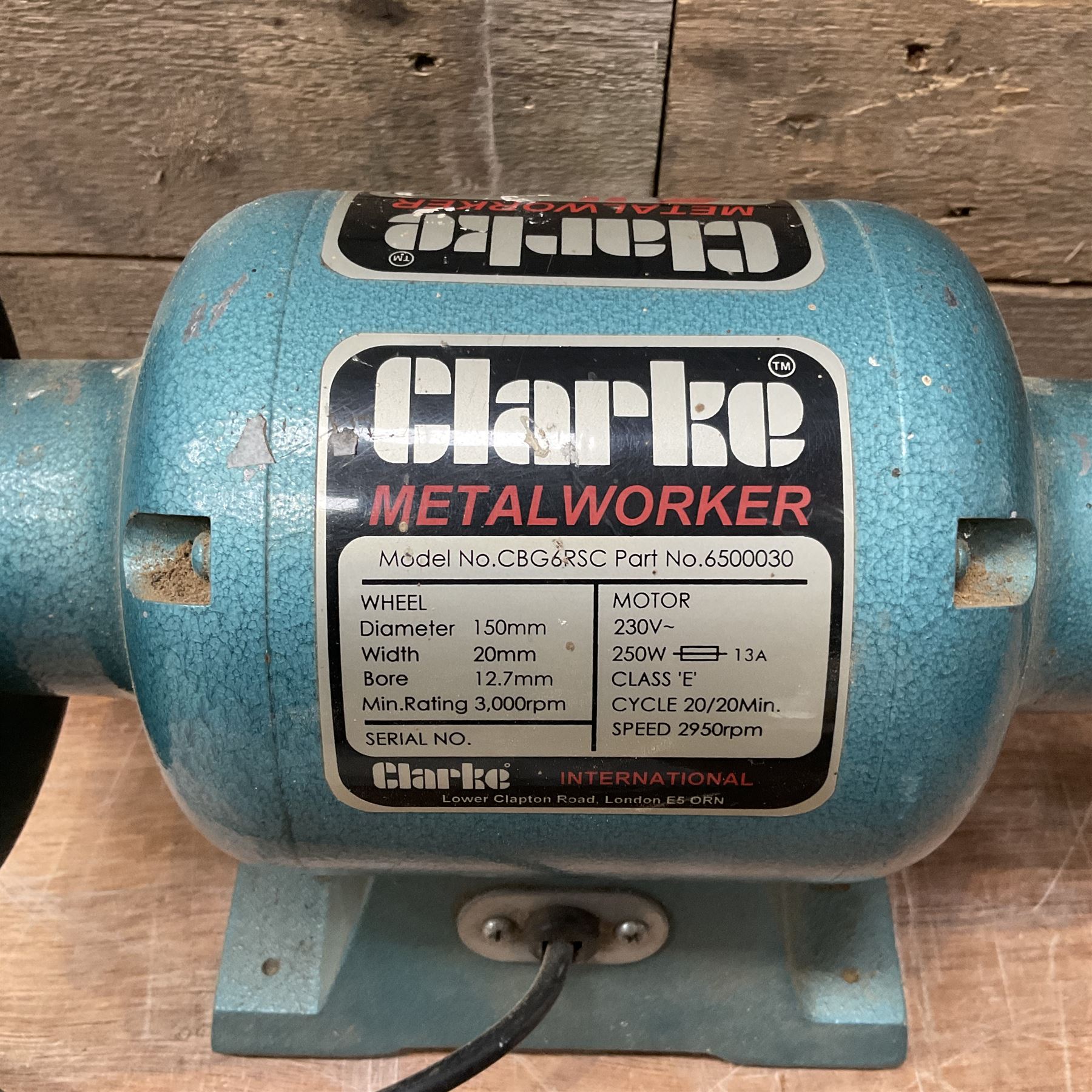 Clarke Metalworker CBG 6RSC bench grinder - Image 2 of 3