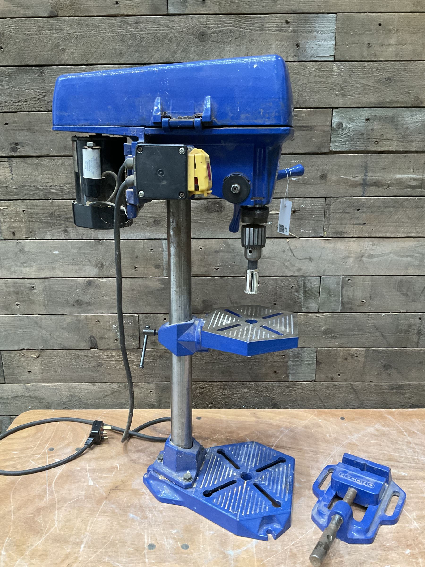 Record DMD28 1380rpm pillar drill and clamp - Image 5 of 5