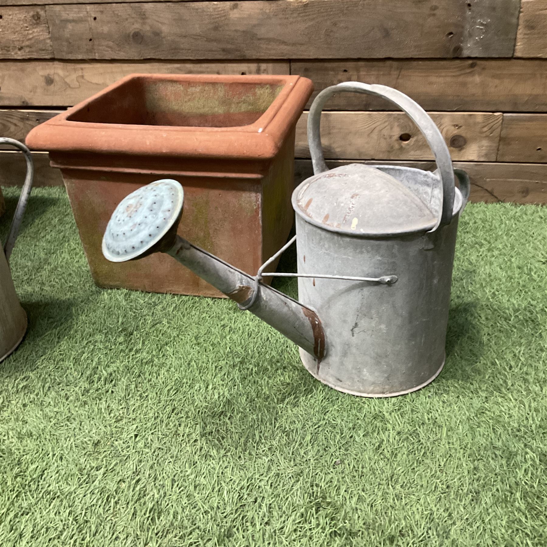 Galvanised watering cans and terracotta plant pots - Image 3 of 5