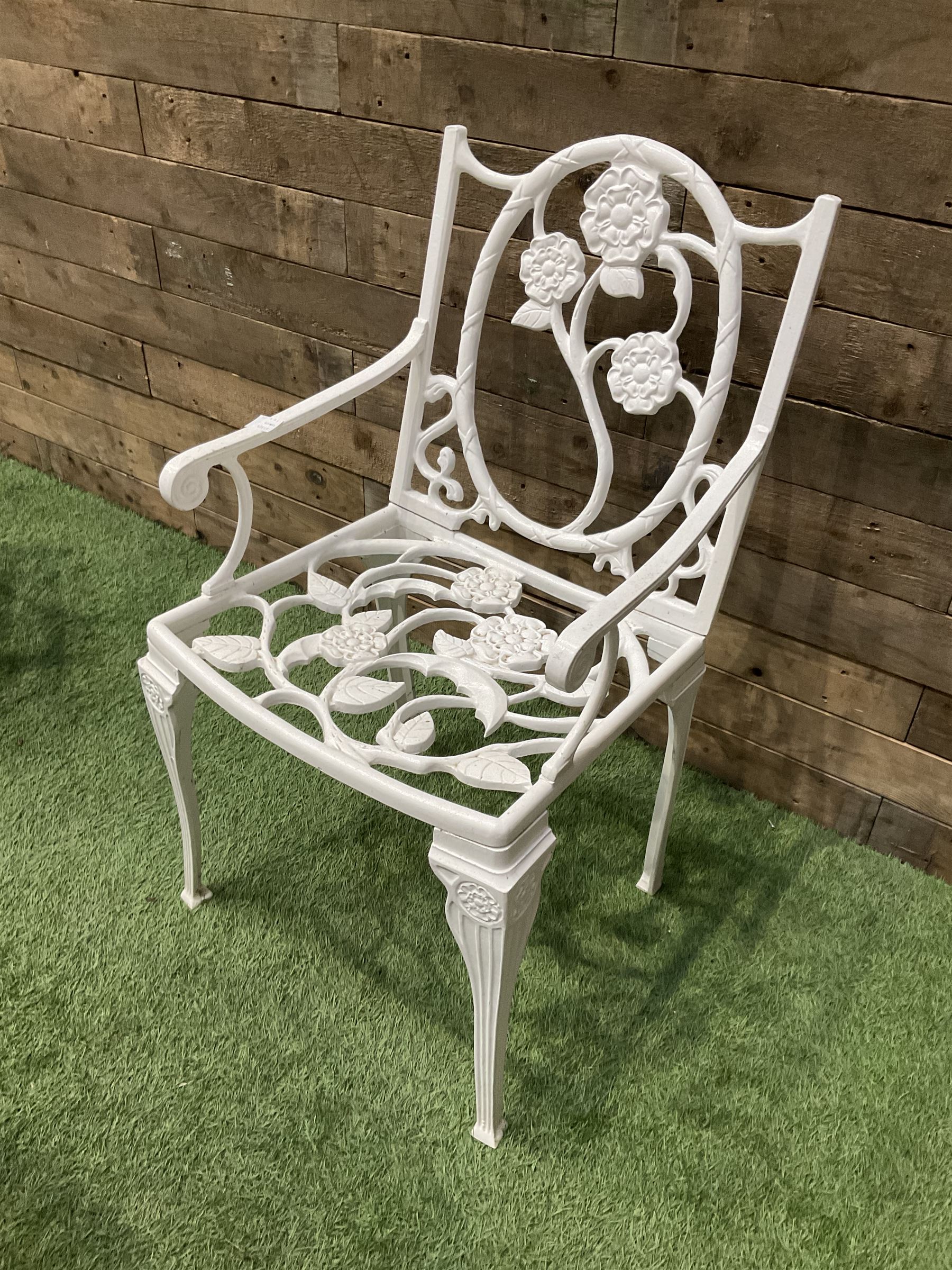 Cast aluminium circular garden table and three chairs - Image 3 of 4