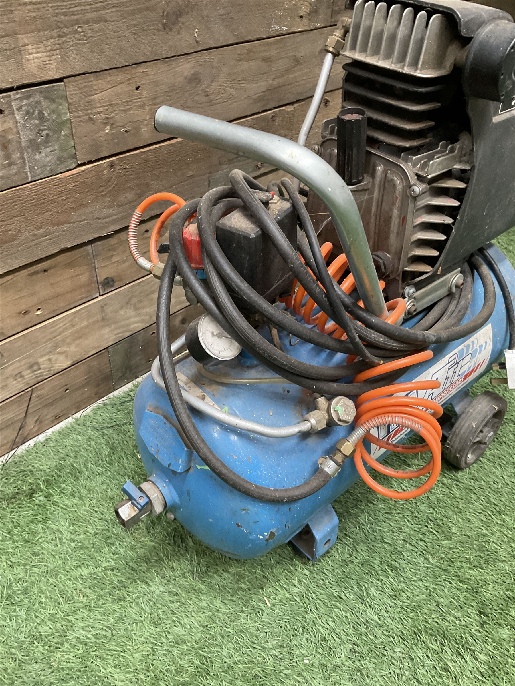 NU Air compressor HP1.5 - Image 3 of 3