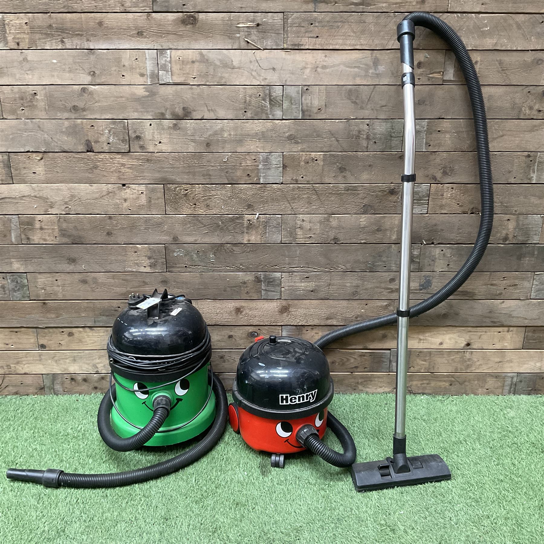 Henry and George wet and dry vacuum