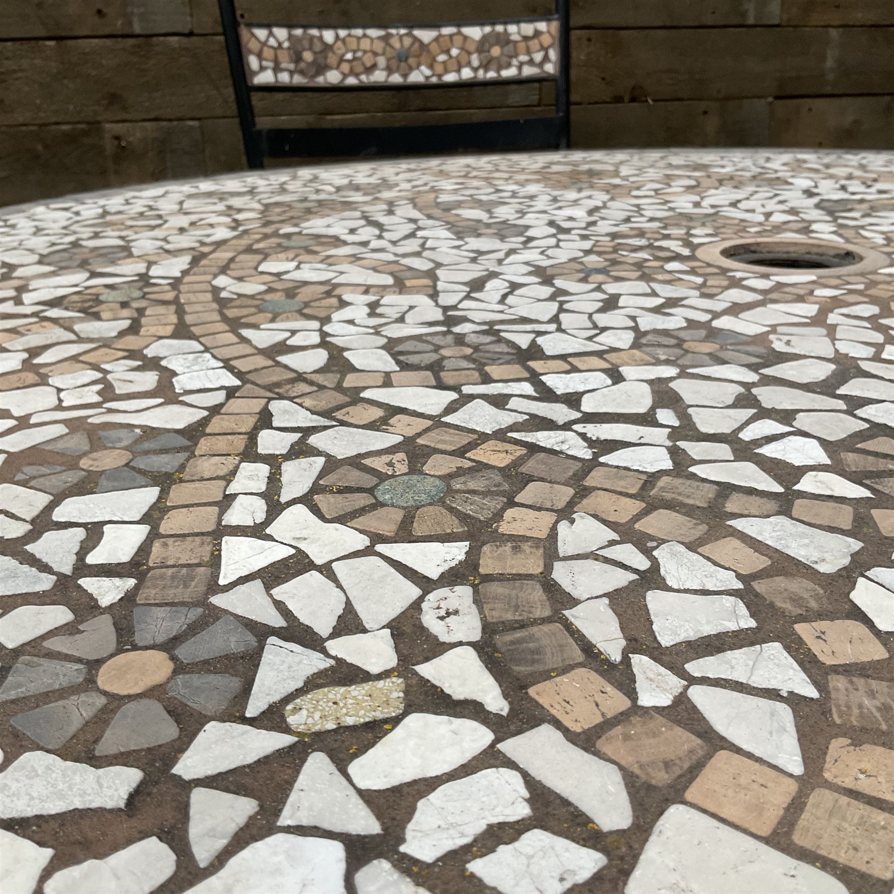 Mosaic and black metal circular garden table and four chairs - Image 5 of 6