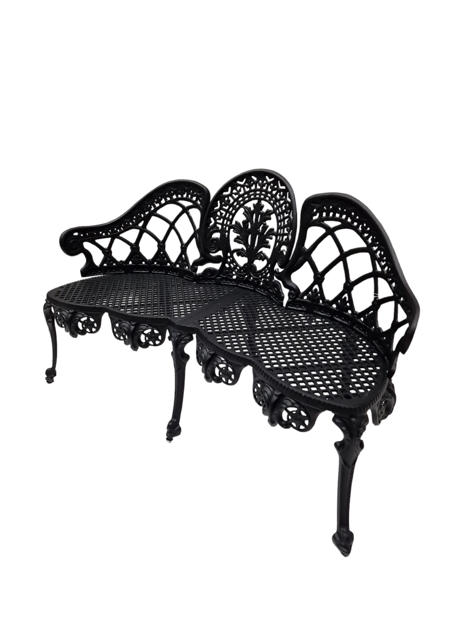 Victorian design cast aluminium garden two seat bench in black finish - THIS LOT IS TO BE COLLECTED - Image 3 of 3