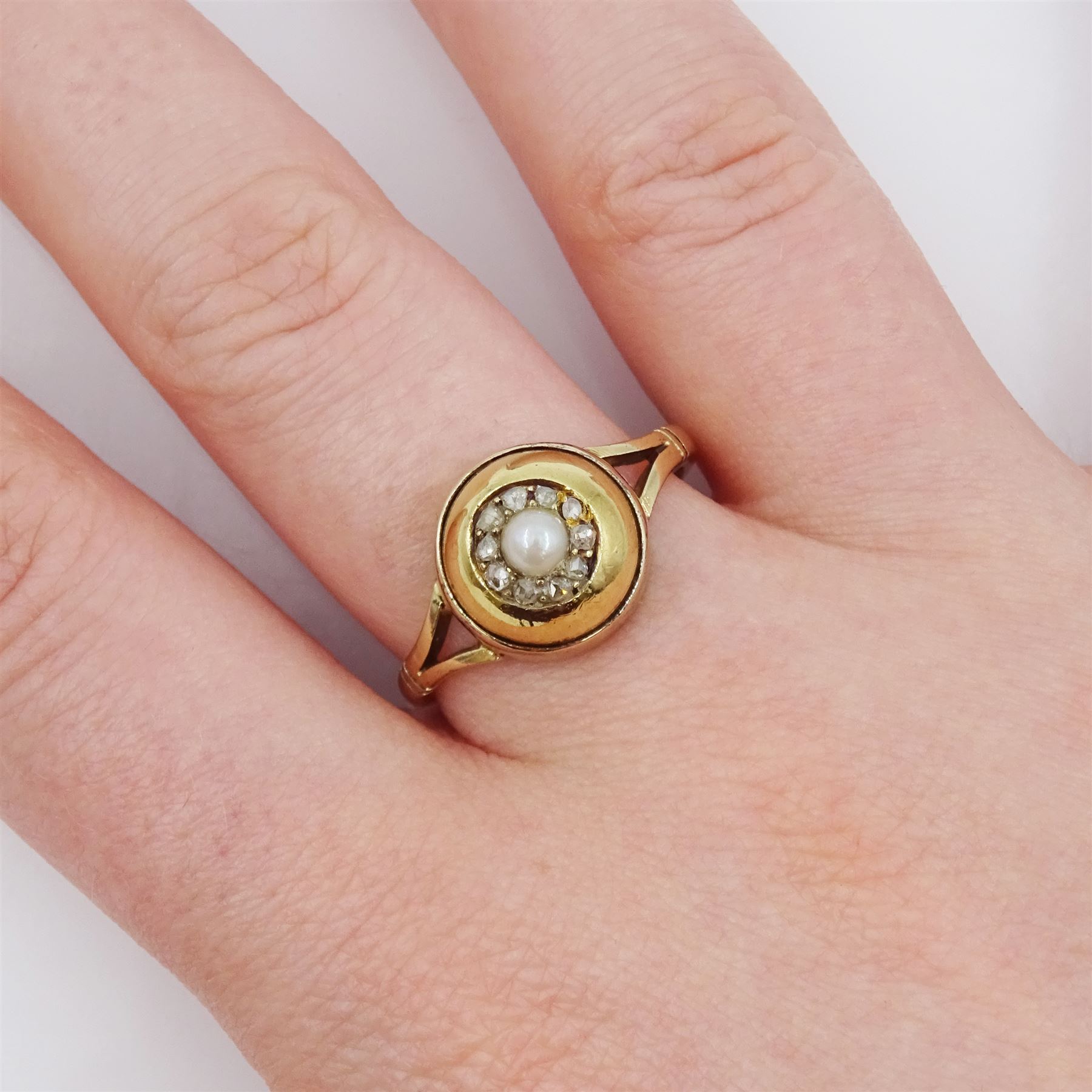 Early 20th century gold old cut diamond and pearl cluster ring - Image 2 of 4