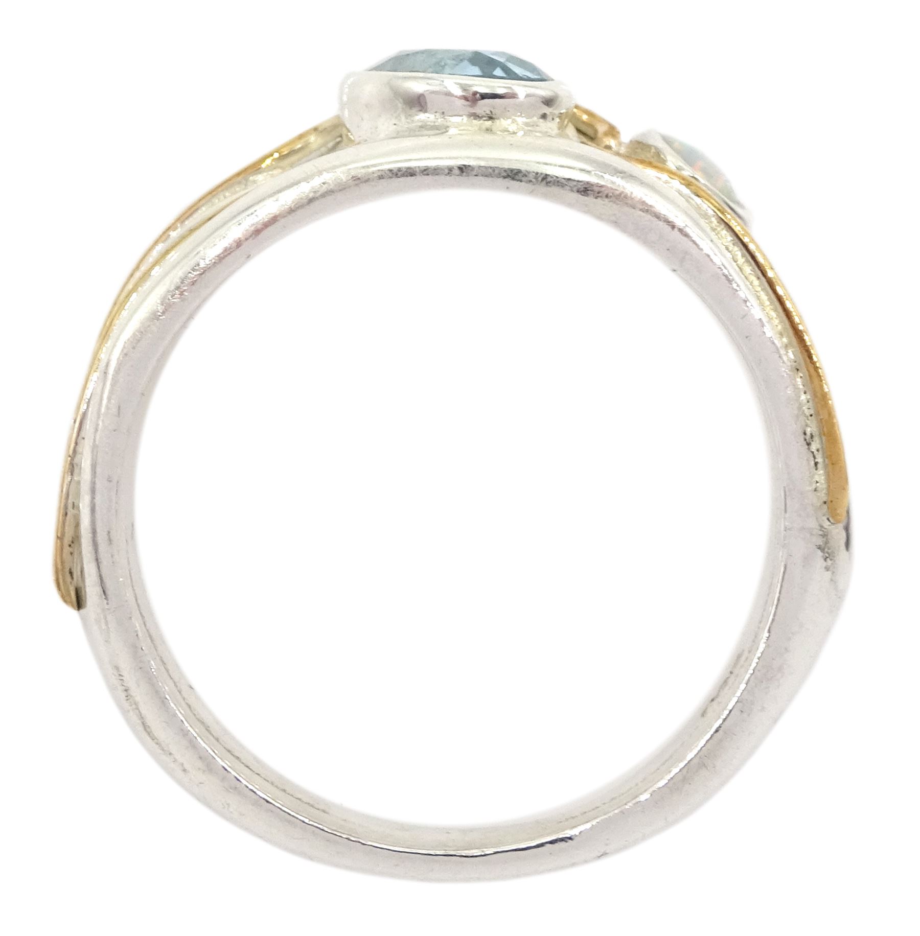 Silver and 14ct gold wire blue topaz and opal ring - Image 4 of 4
