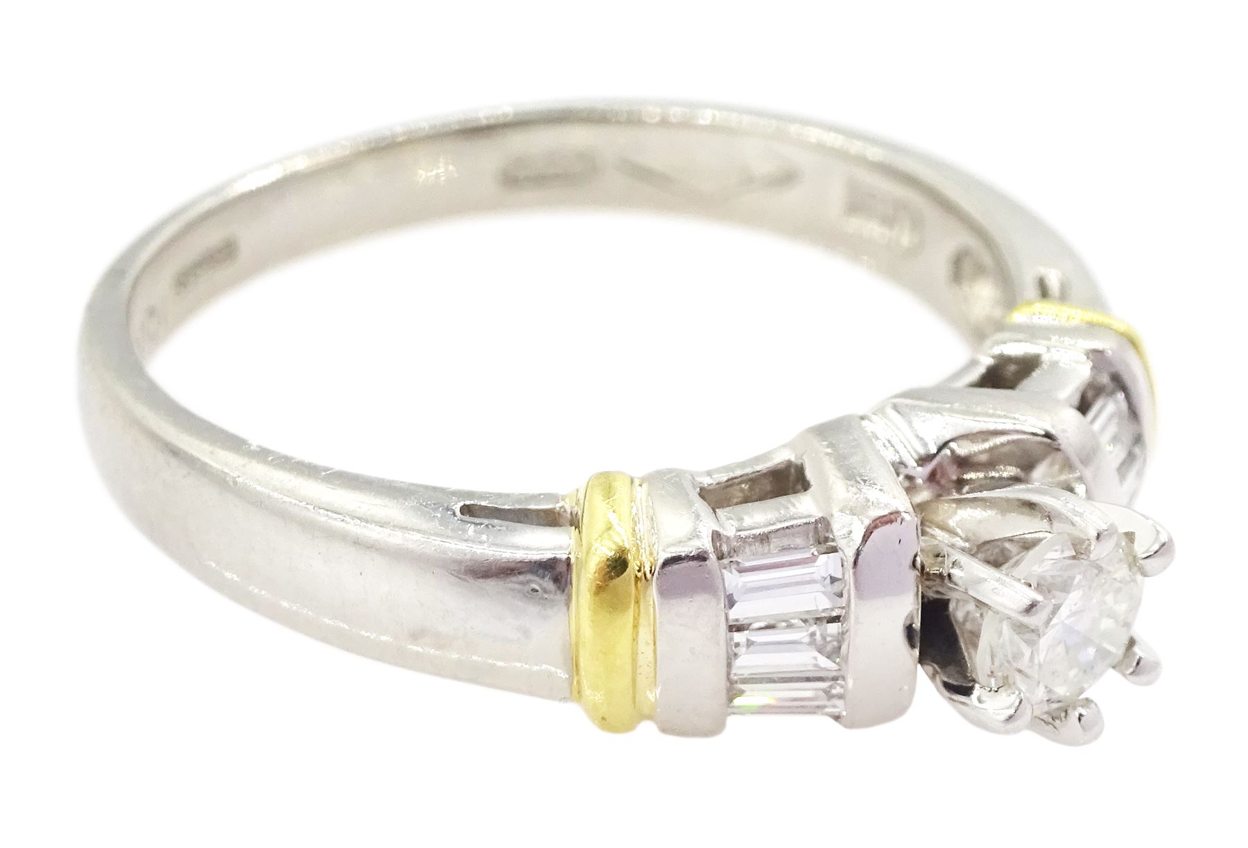 Platinum and 18ct gold single stone round brilliant cut diamond ring - Image 3 of 4