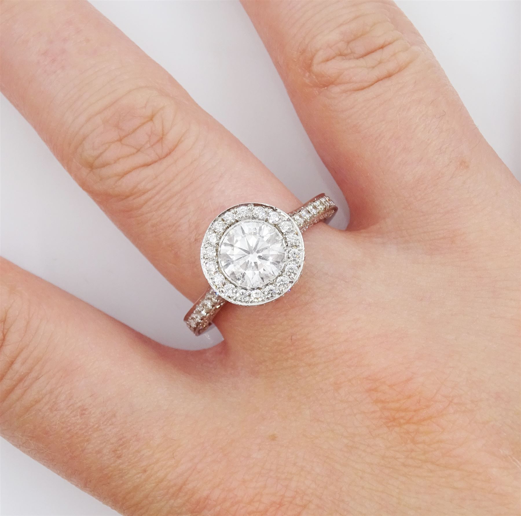 18ct white gold single stone round brilliant cut diamond ring - Image 2 of 4