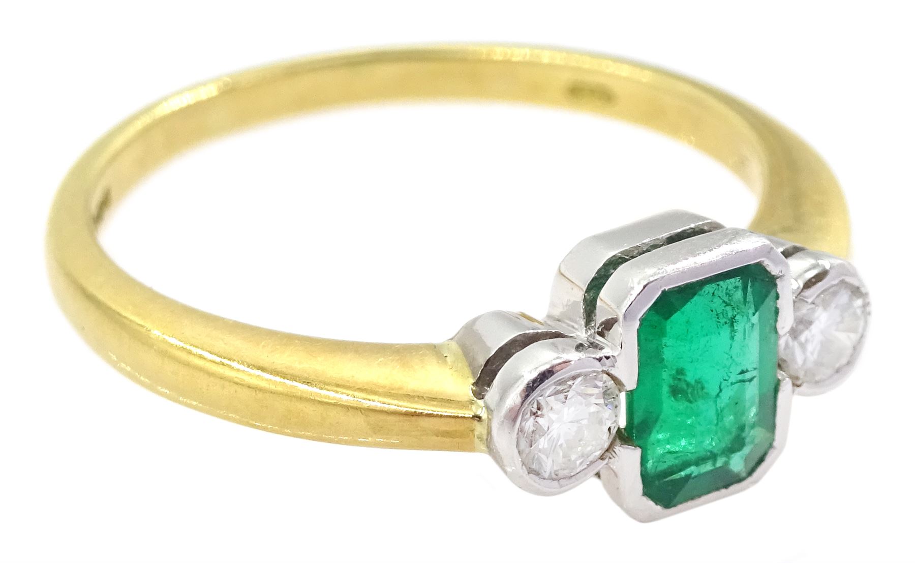 18ct gold three stone octagonal cut emerald and round brilliant cut diamond ring - Image 3 of 4