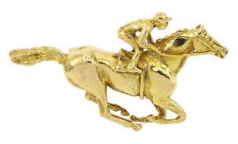 9ct gold horse and jockey brooch