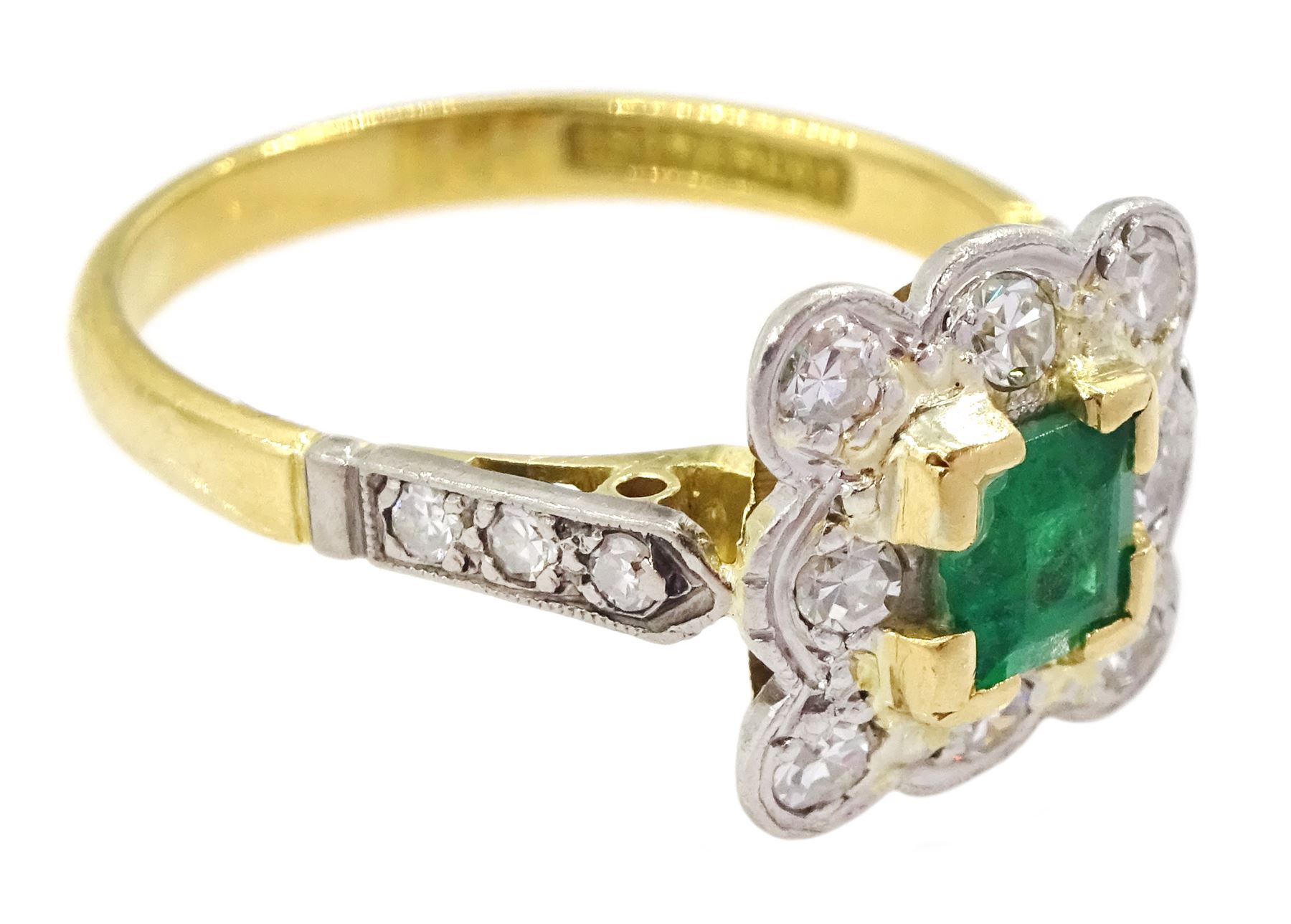 Gold square cut emerald and single cut diamond cluster ring - Image 3 of 4