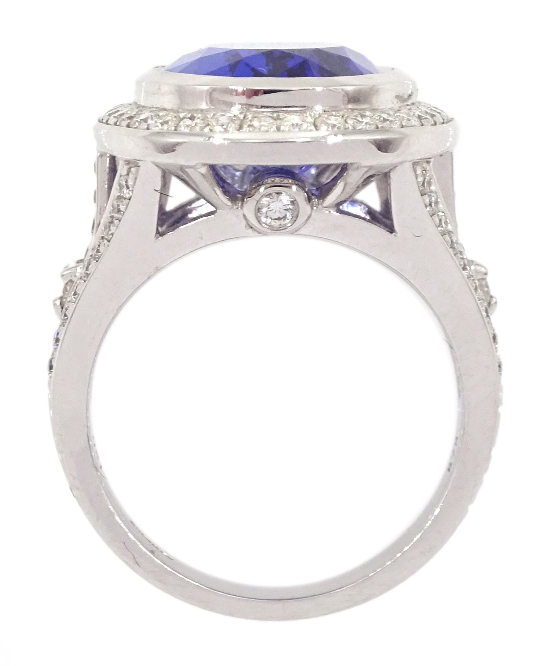 18ct white gold oval cut tanzanite and round brilliant cut diamond ring - Image 4 of 4