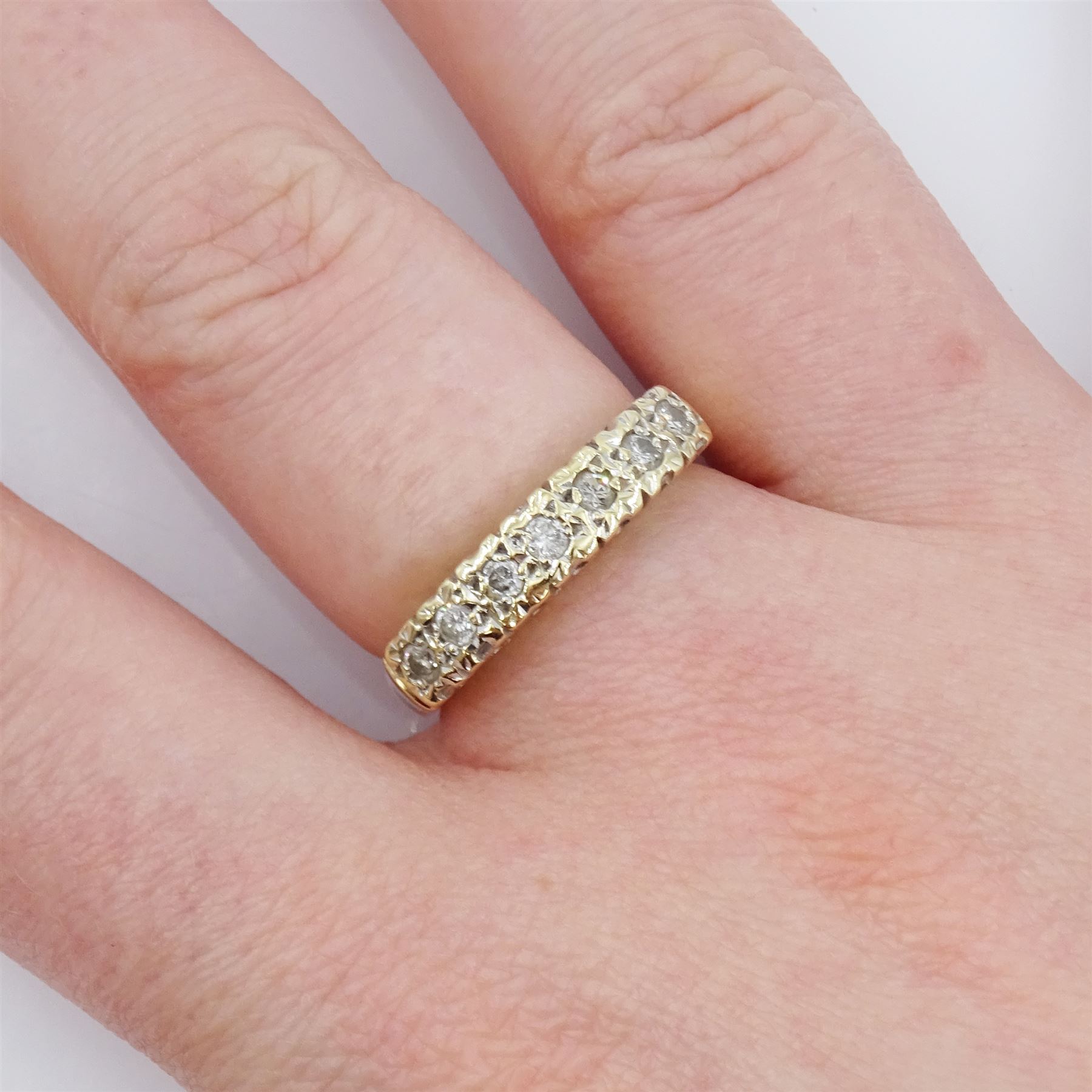 9ct gold round brilliant cut diamond half eternity ring - Image 2 of 4