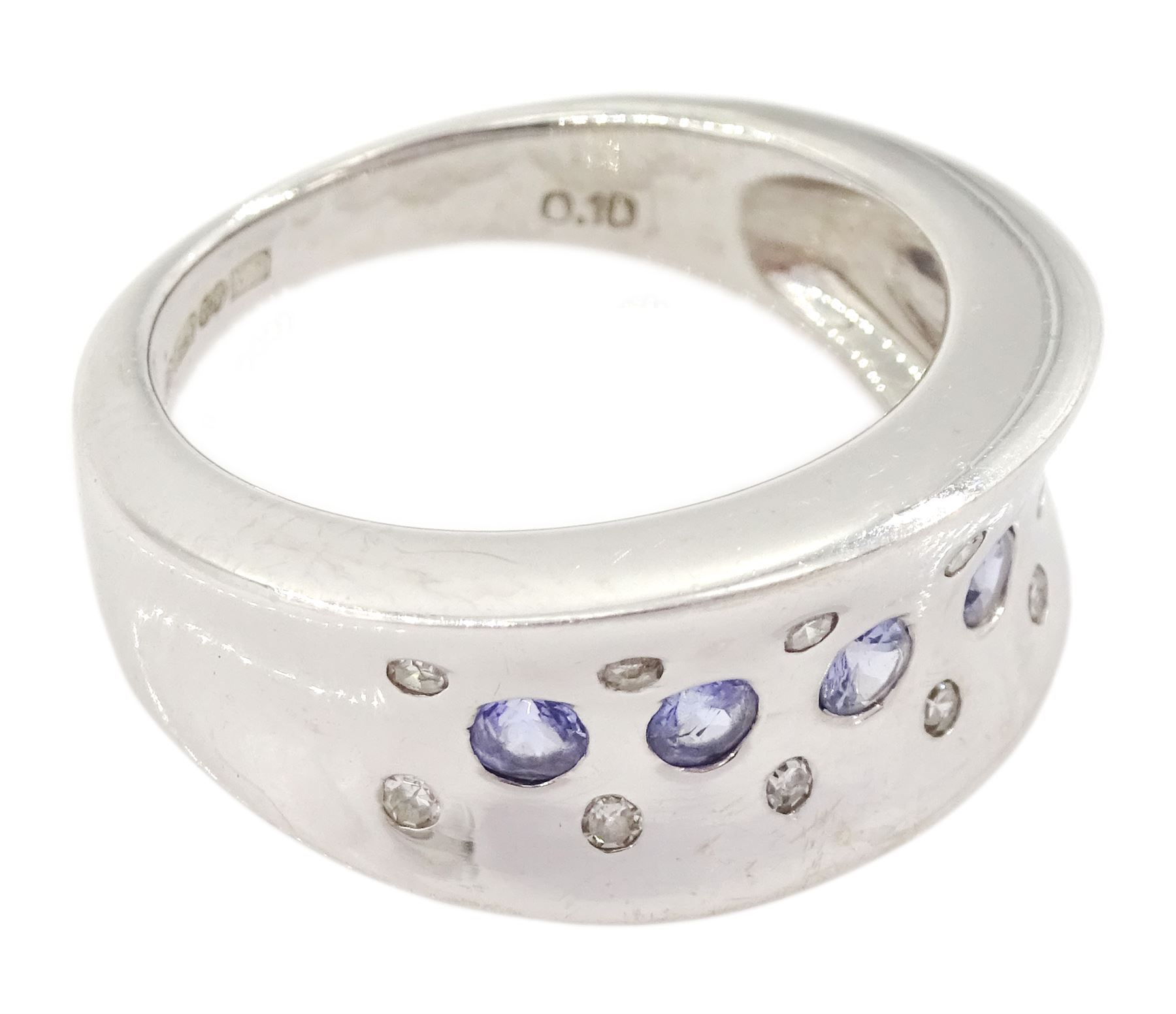 9ct white gold rubover set tanzanite diamond ring - Image 3 of 4