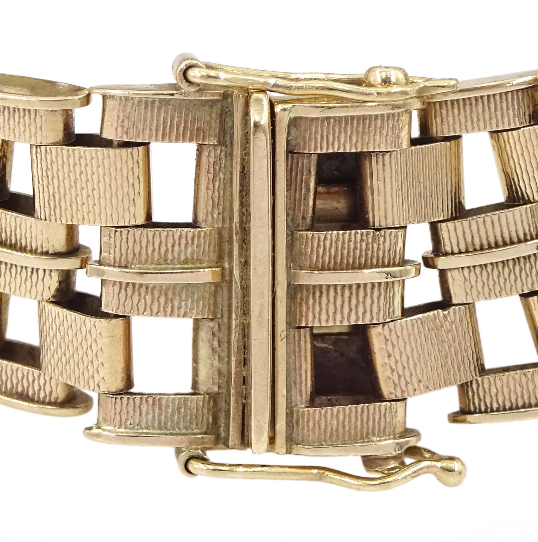 9ct gold fancy textured and polished link bracelet by Cropp & Farr Ltd - Image 2 of 2