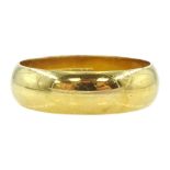 18ct gold wedding band