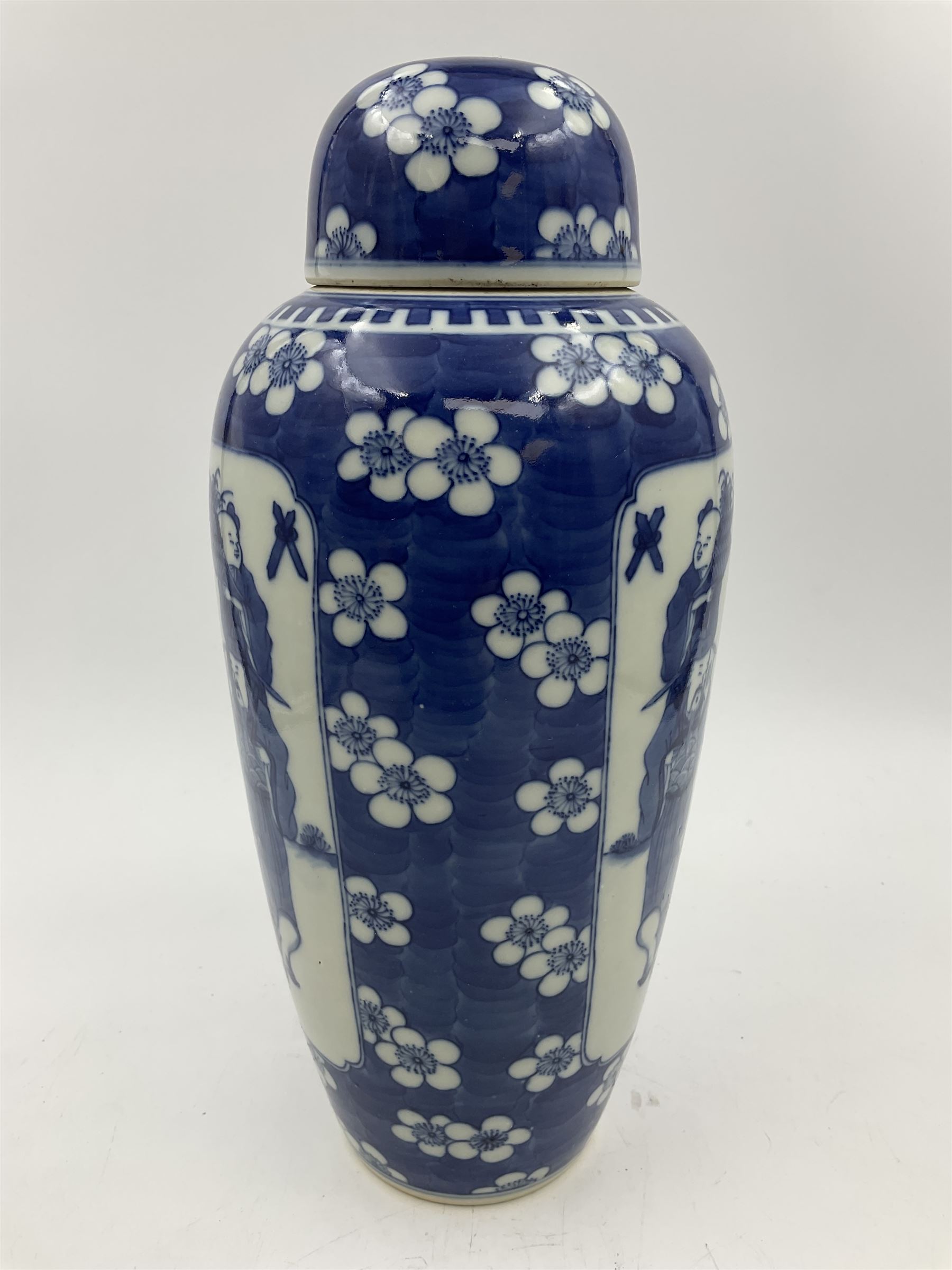 Late 19th century Chinese blue and white jar and cover - Image 9 of 13