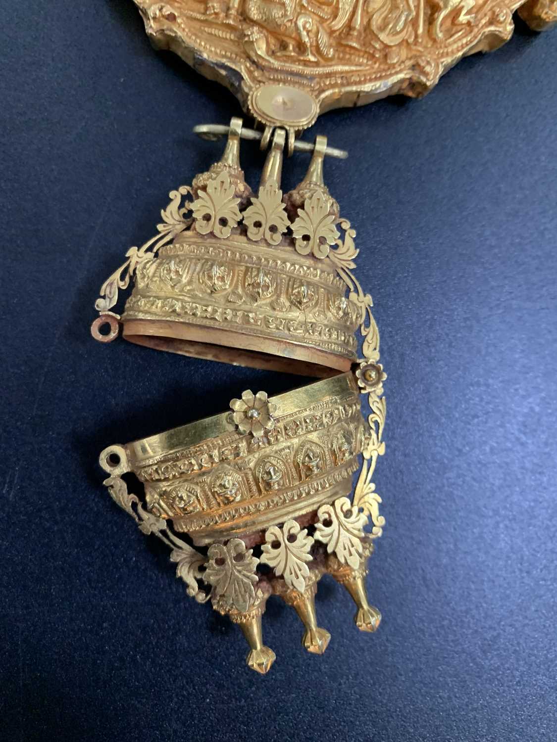A Rudraksha gold necklace, (Gowrishankaram) Tamil Nadu, South India, 19th century. - Image 17 of 22