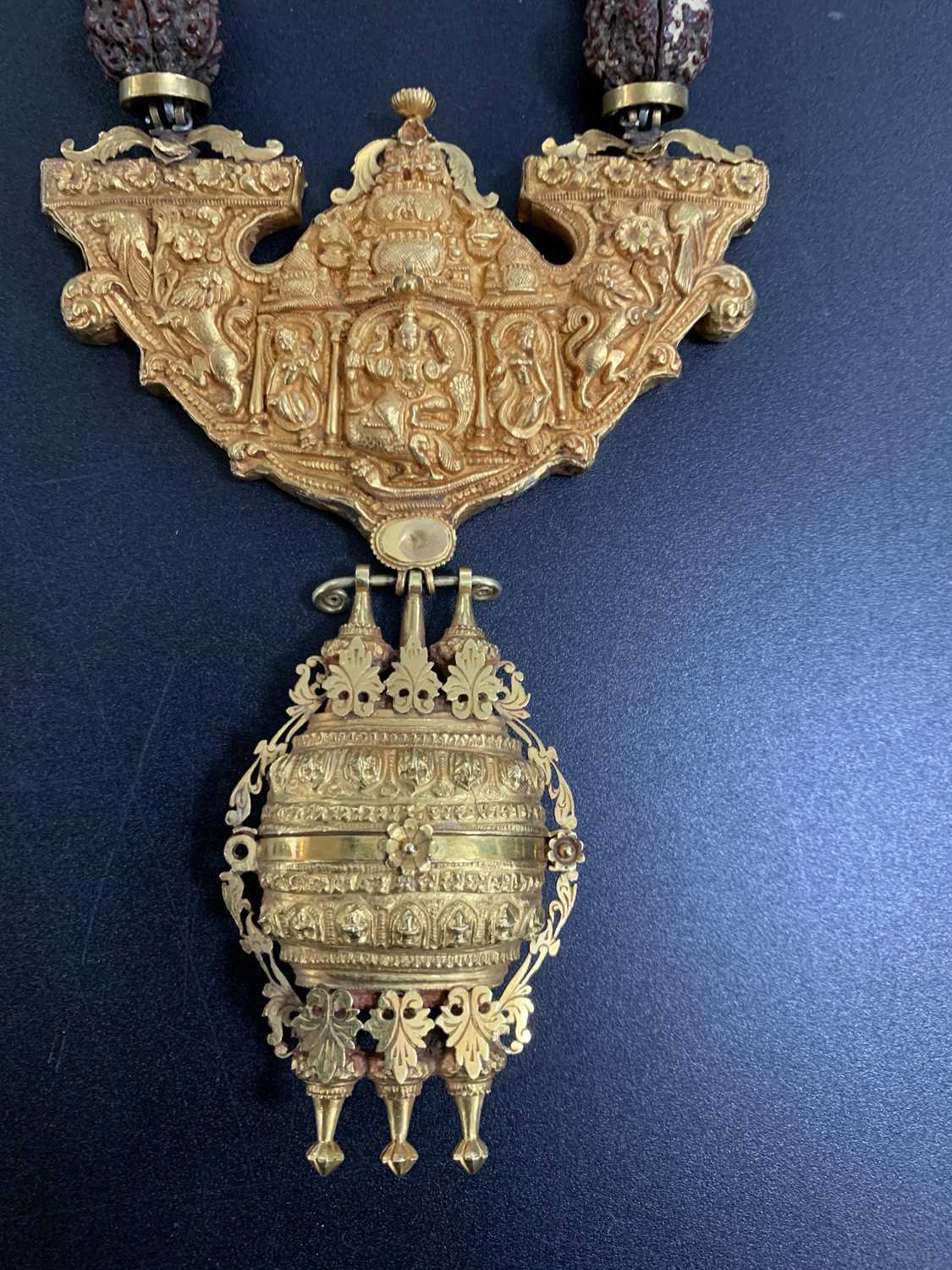 A Rudraksha gold necklace, (Gowrishankaram) Tamil Nadu, South India, 19th century. - Image 8 of 22