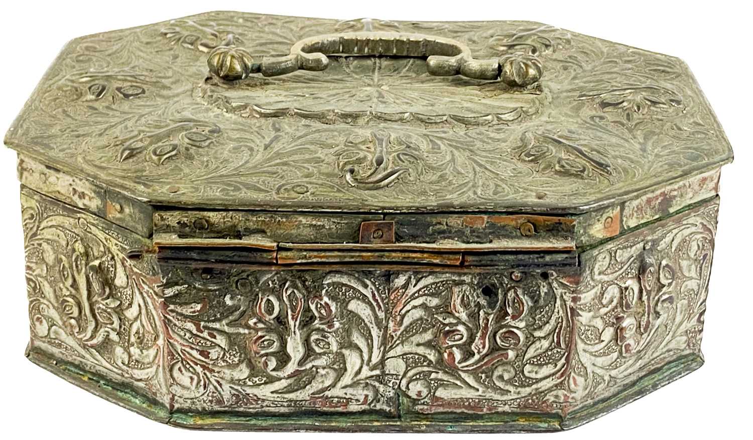 An Indian silvered copper pandam box, 19th century. - Image 3 of 8