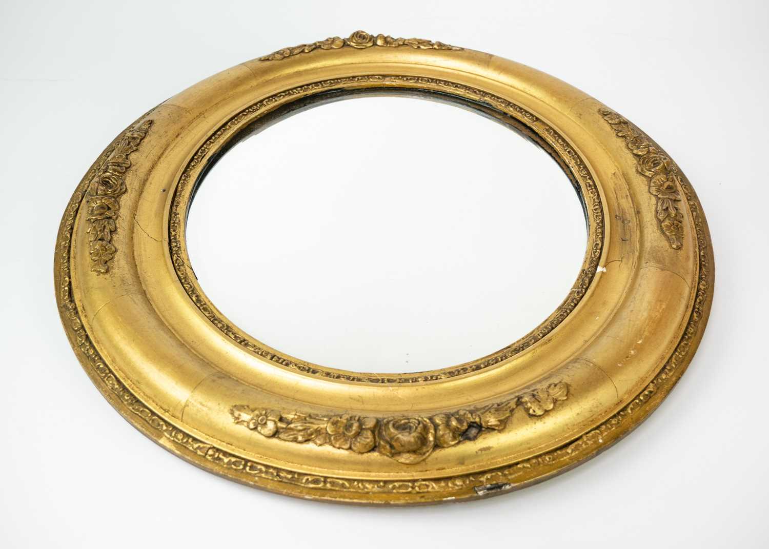 An Edwardian small oval gilt gesso wall mirror. - Image 3 of 3