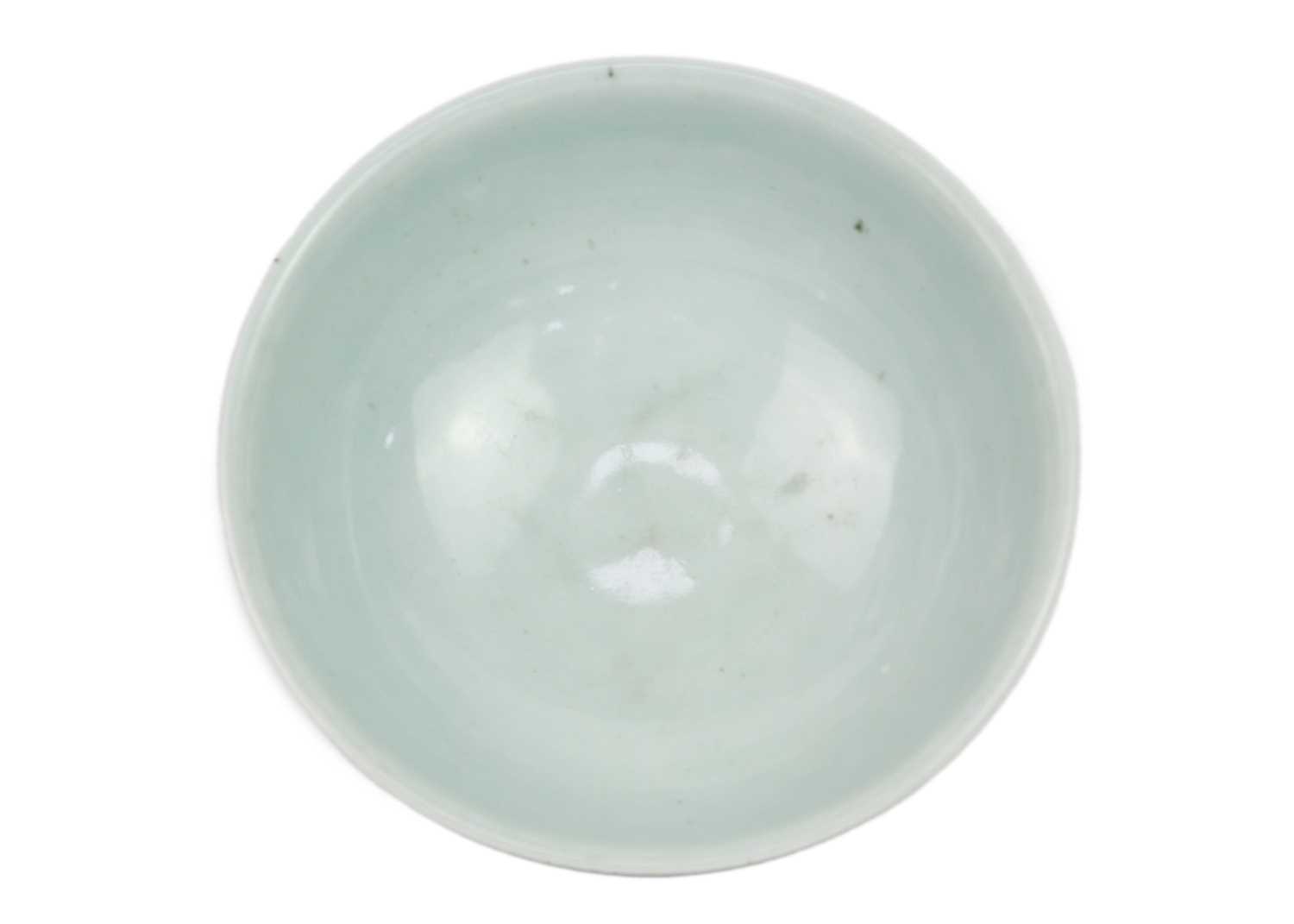 A Chinese celadon porcelain bowl, Qing Dynasty. - Image 5 of 6