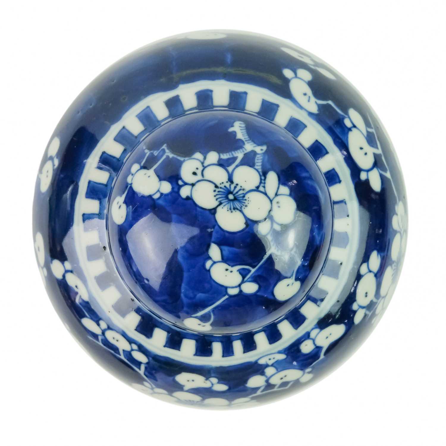 A Chinese blue & white prunus blossom pattern ginger jar & cover, circa 1900. - Image 3 of 6
