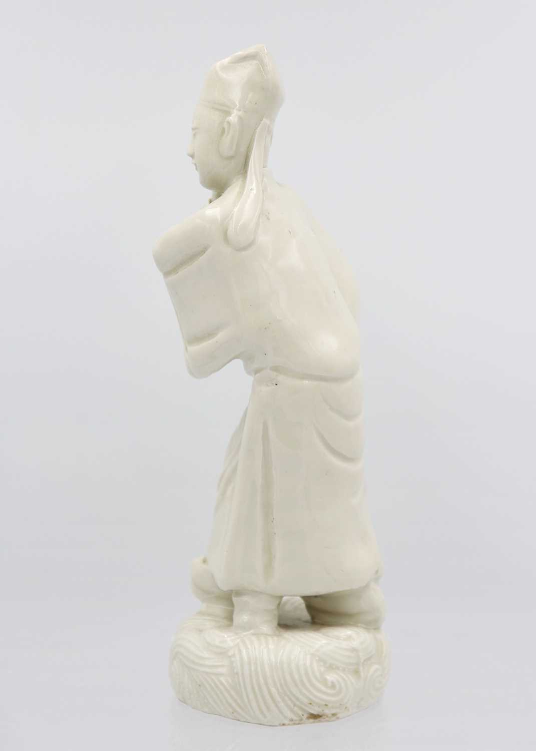 A Chinese blanc de chine figure, Qing Dynasty, 19th century. - Image 2 of 10