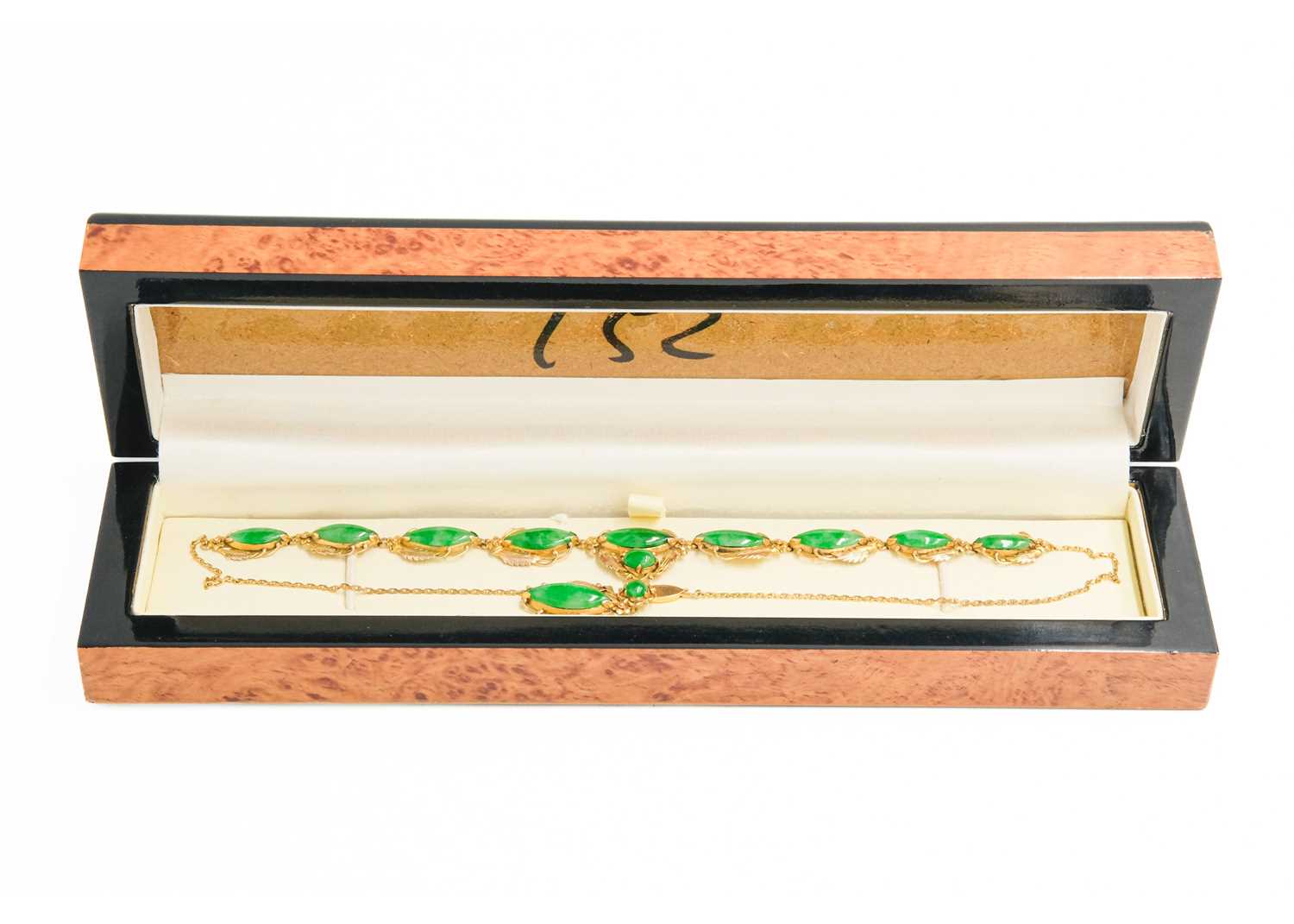 An Art Nouveau jade and 14ct mounted necklace, with enclosed back and stamped 14k. - Image 5 of 5