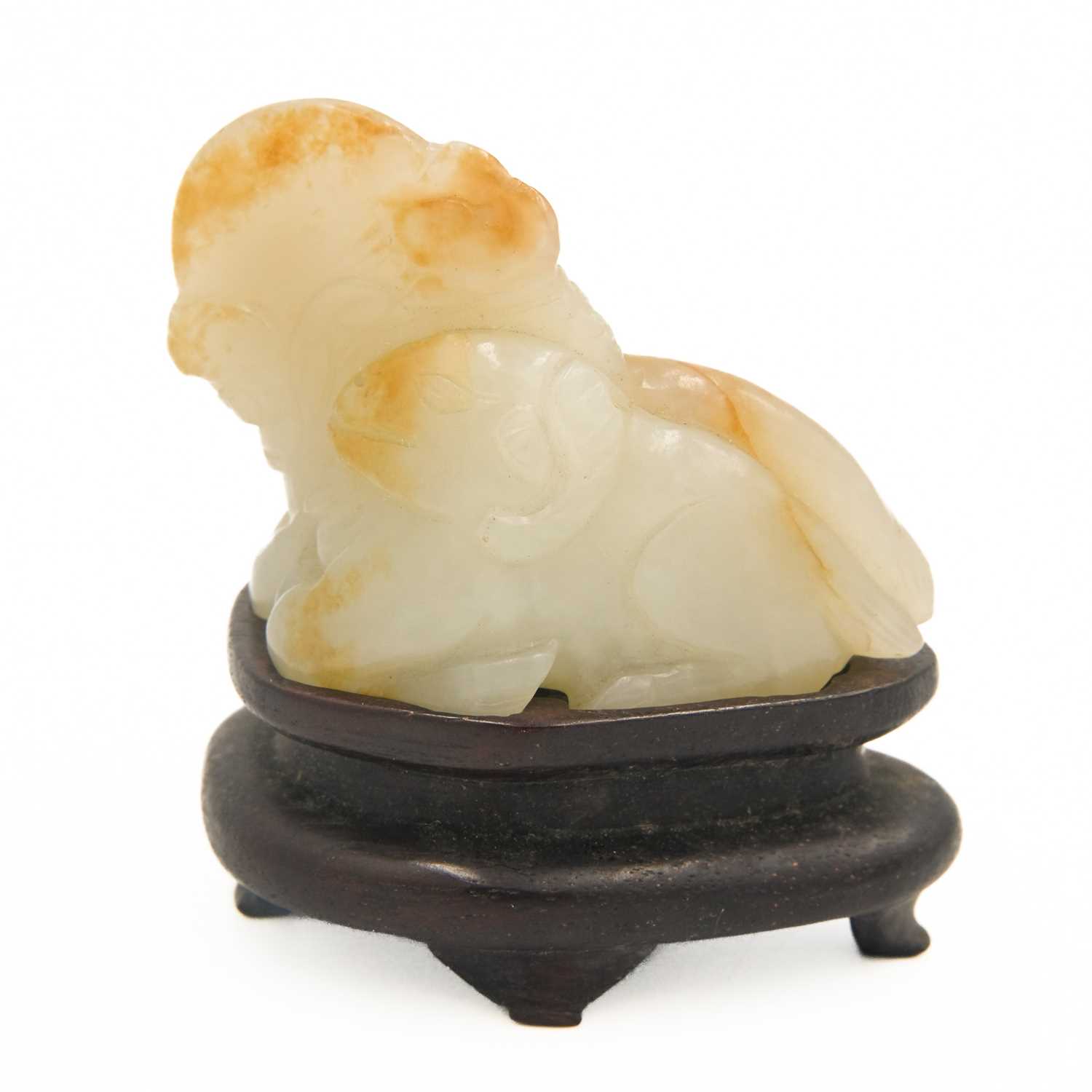 A Chinese carved jade model of a ram, Qing Dynasty, 19th century. - Image 7 of 16