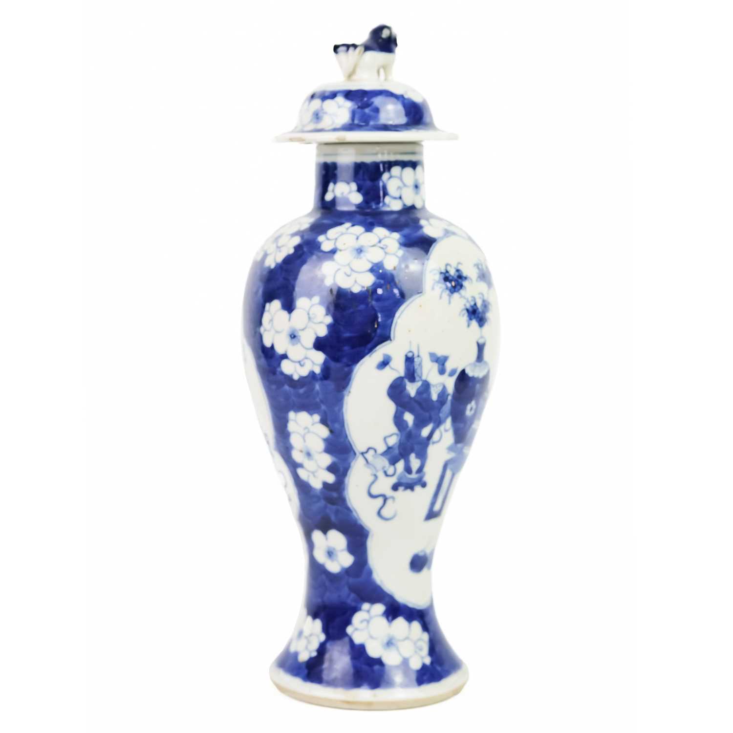 A Chinese blue and white prunus blossom porcelain vase, late 19th century. - Image 5 of 8