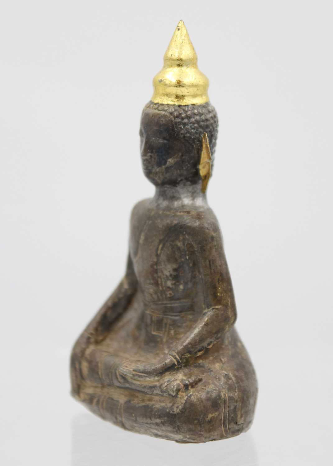 A Chinese silver and wood Buddha, Qing Dynasty, 18th/19th century. - Image 4 of 6