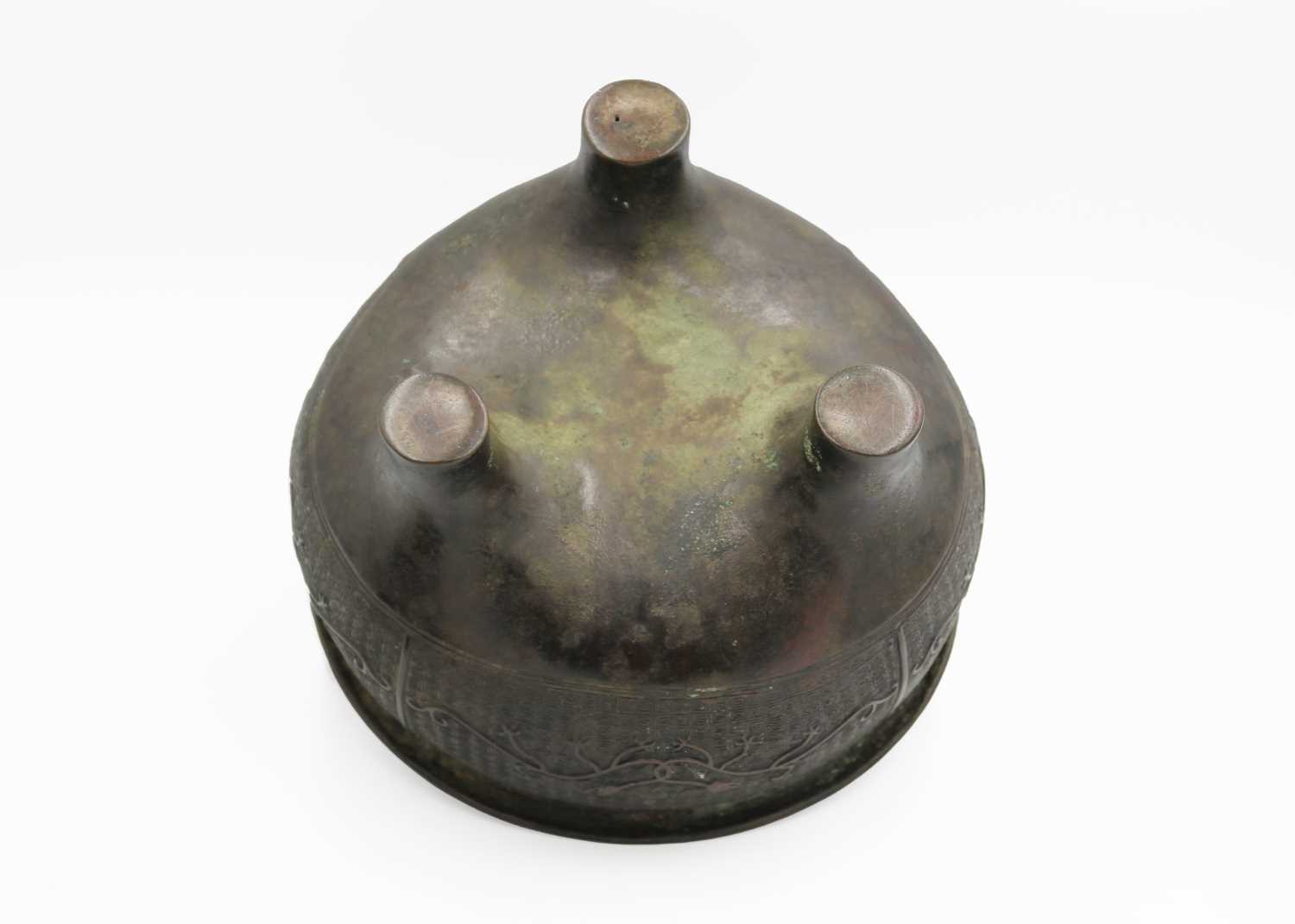 A Chinese bronze censer, late Ming Dynasty. - Image 5 of 39
