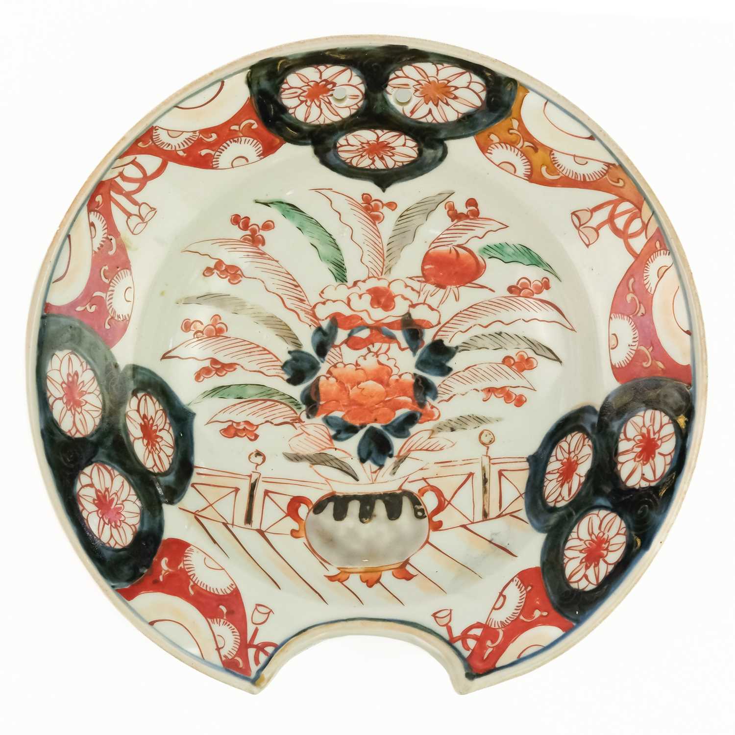 A Japanese Imari porcelain barbers bowl, late 19th/early 20th century.