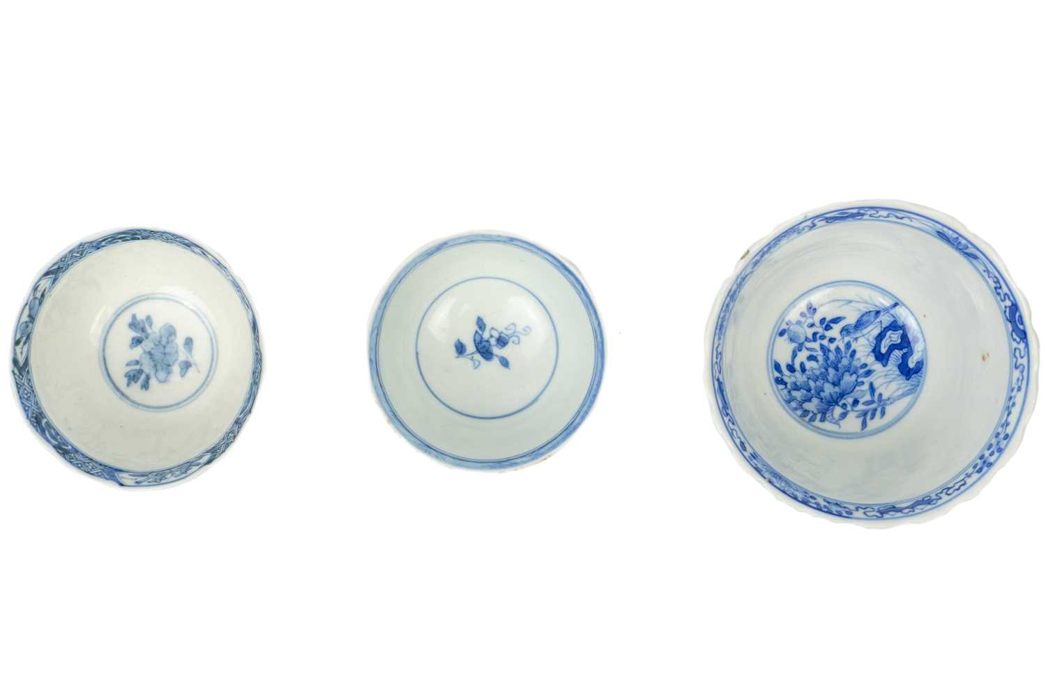Six Chinese blue and white porcelain dishes, 18th/19th century. - Image 4 of 9
