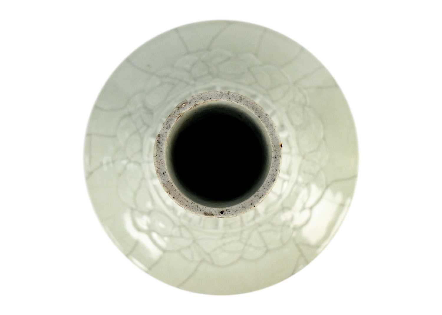 A Chinese crackle glazed celadon vase, 19th century. - Image 4 of 7