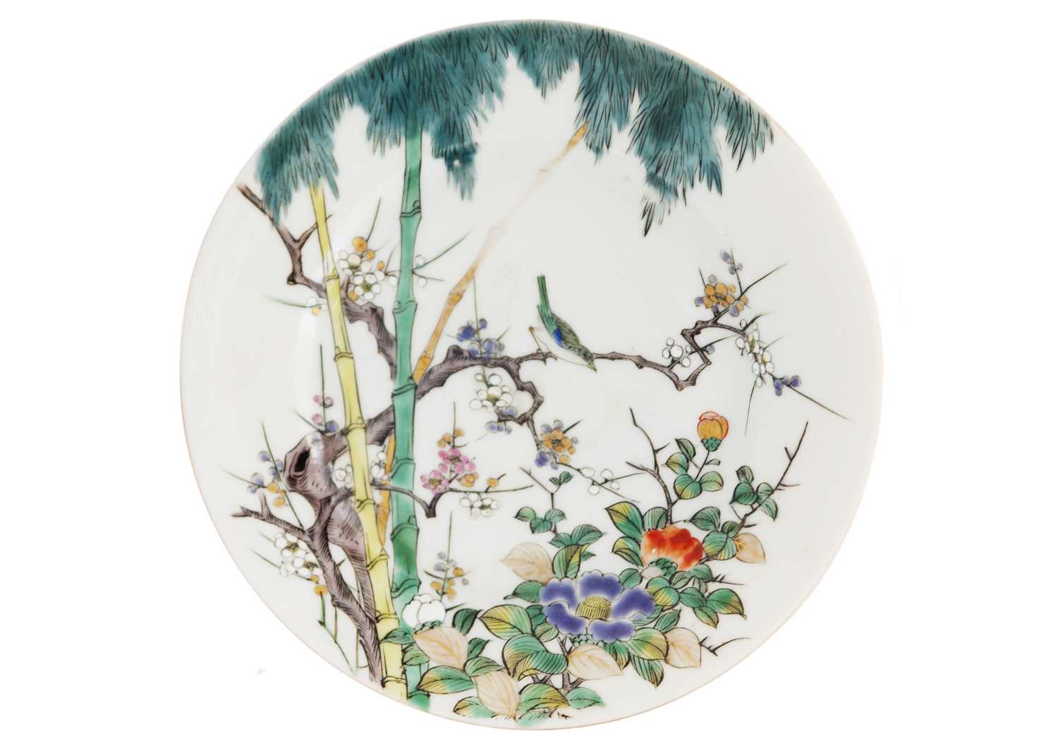 Two Chinese famille verte porcelain plates, early 20th century. - Image 2 of 5