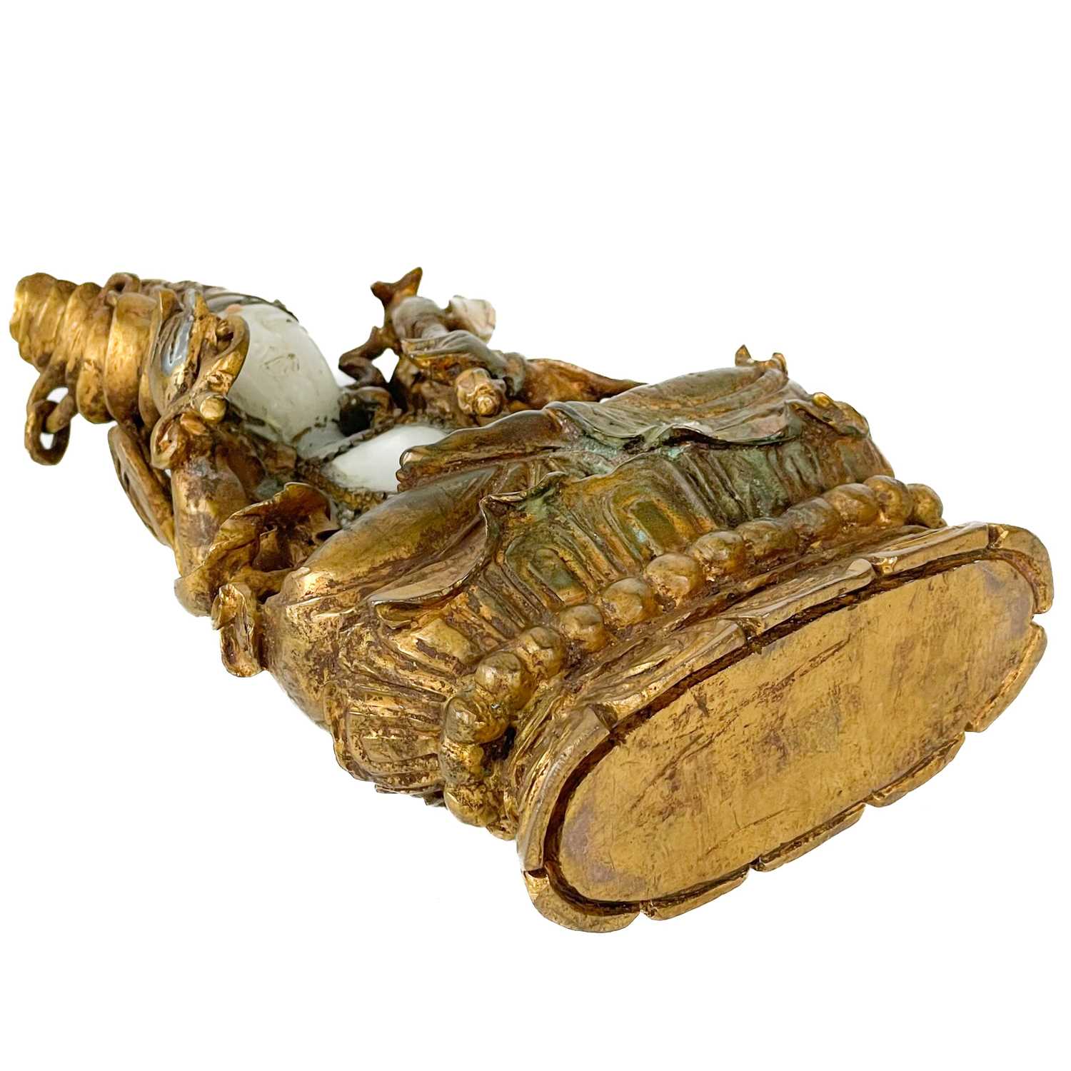 A Chinese white and gilded jade seated Buddha, 18th/19th century. - Image 4 of 10