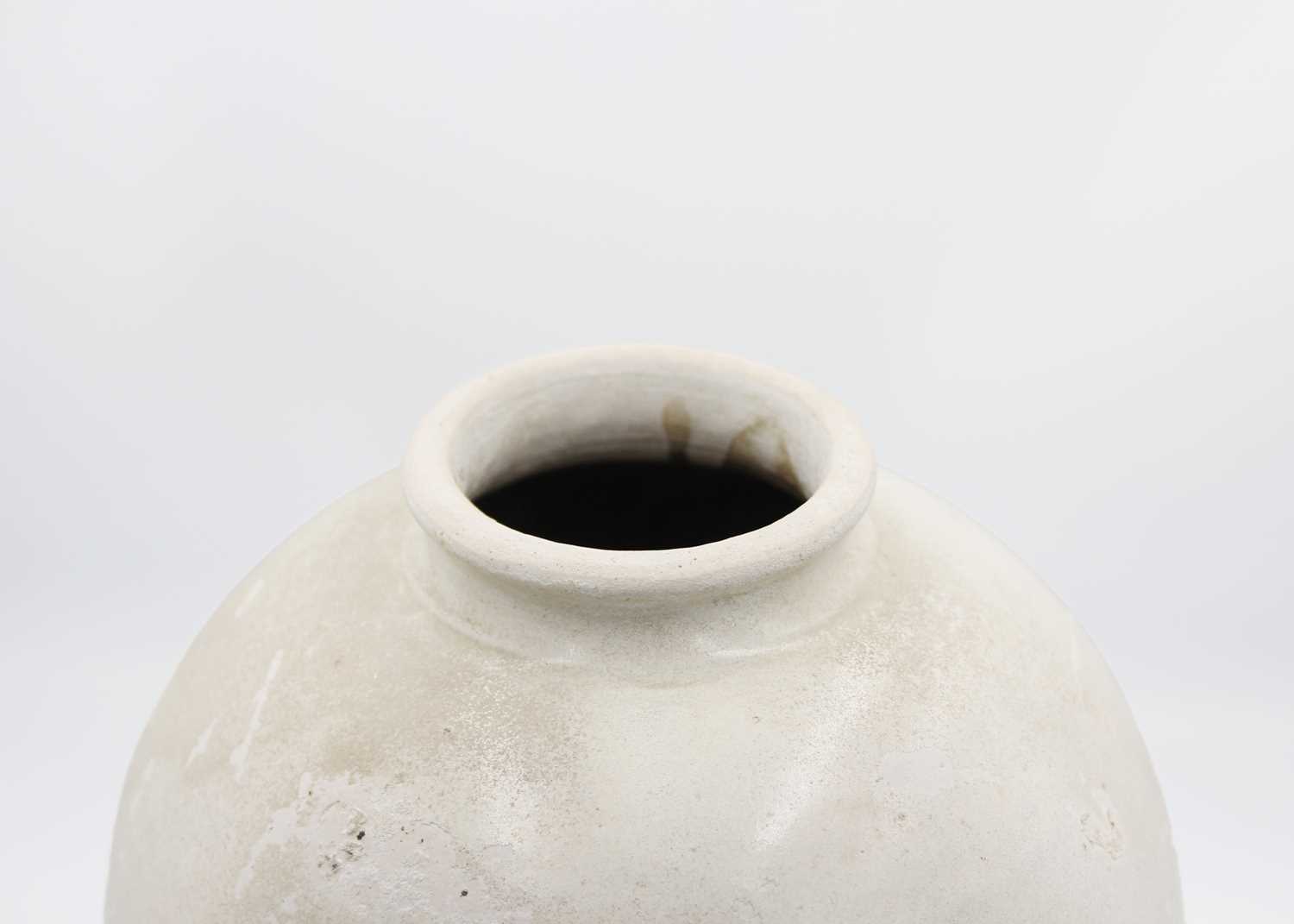 A Korean pottery vase, Choson Dynasty. - Image 4 of 9