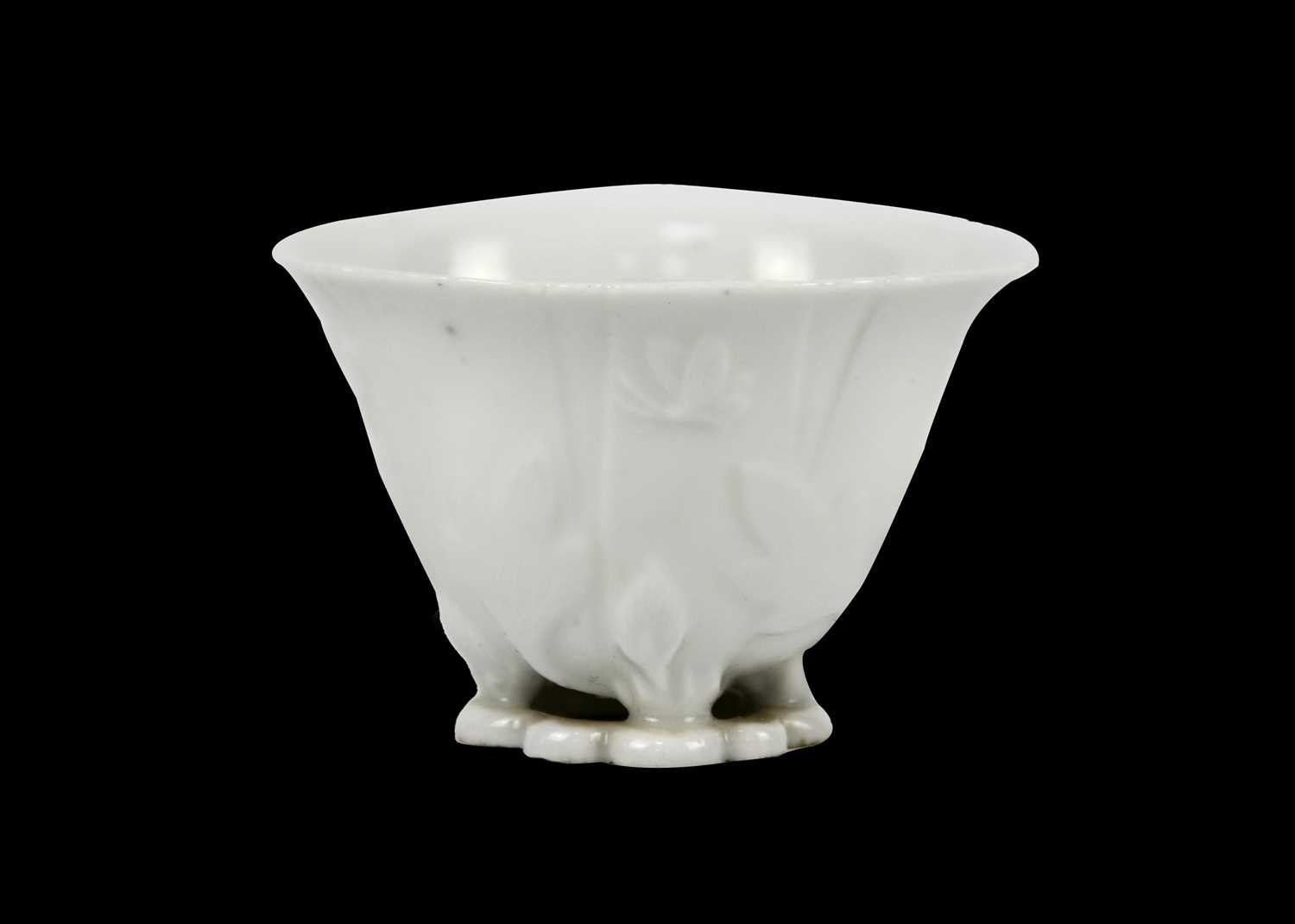 A Chinese blanc de chine libation cup, Qing Dynasty, 18th century. - Image 5 of 11