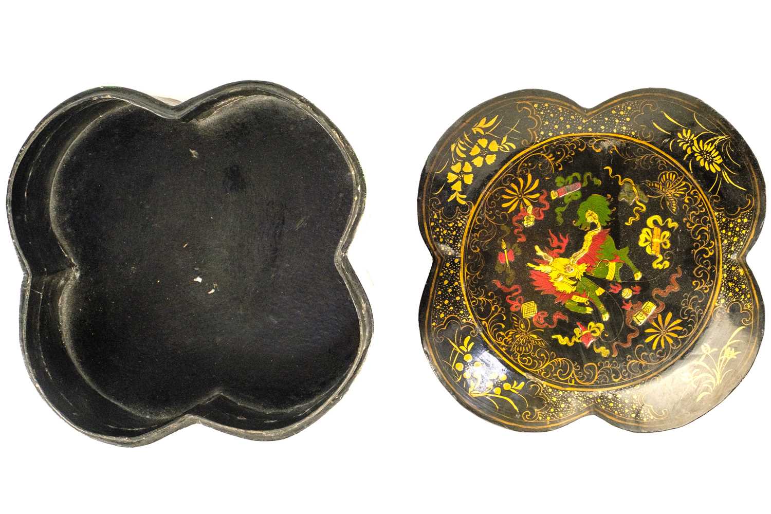 A pair of Chinese black lacquer quatrefoil boxes, late 19th early 20th century. - Image 5 of 9