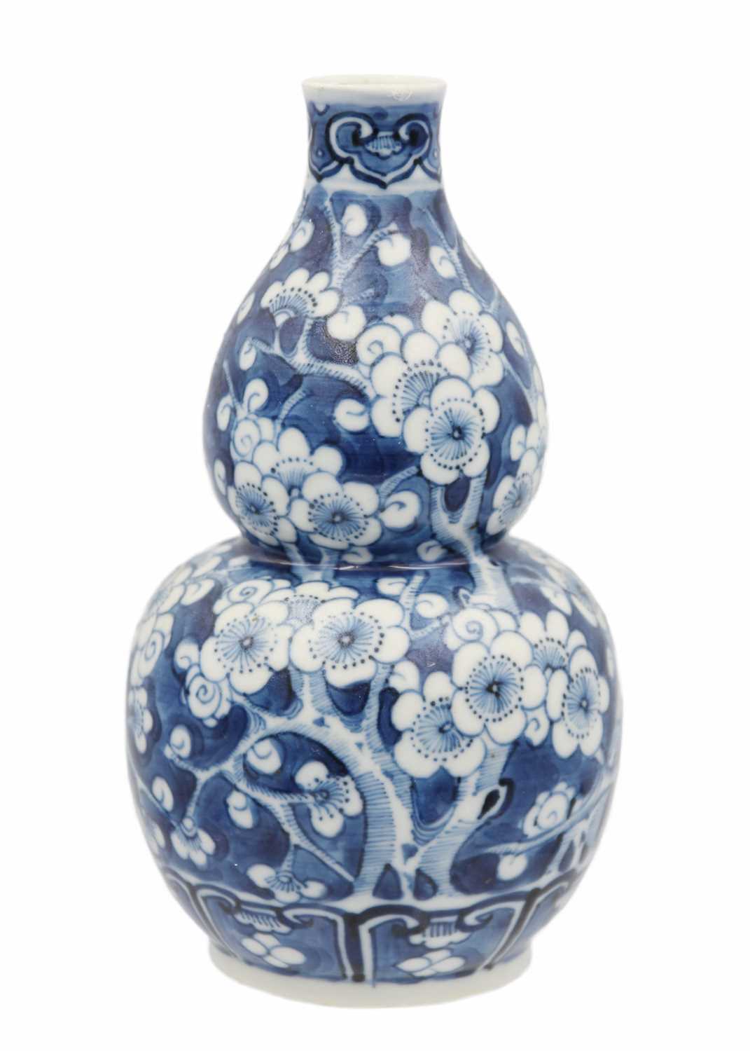 A Chinese porcelain prunus pattern double gourd vase, early 20th century. - Image 3 of 10