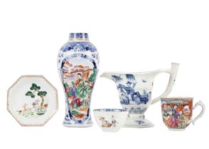 A Chinese export mandarin porcelain vase, 18th century.