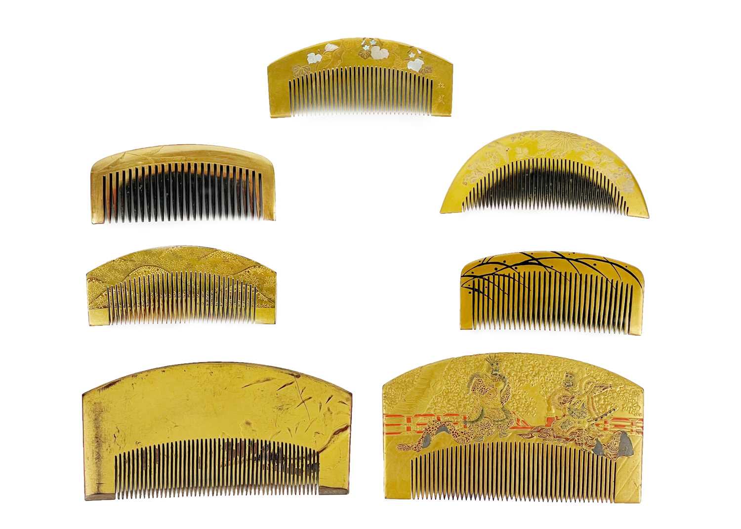 Two large Japanese gold lacquer combs, Edo period.