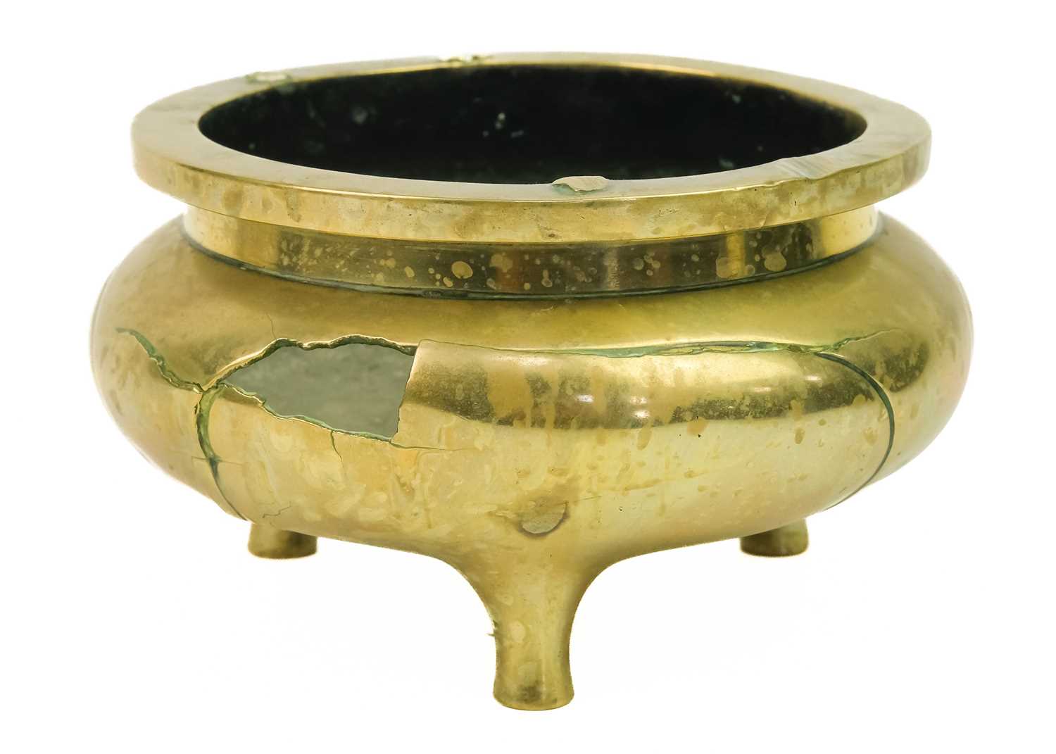 A Chinese bronze censer, Qing Dynasty, 19th century. - Image 2 of 5