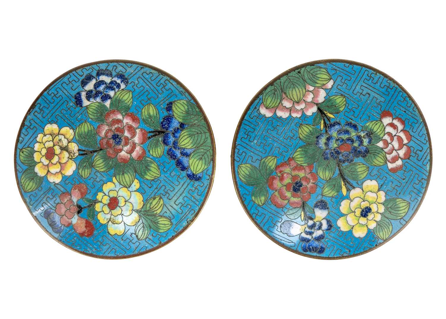 A pair of Chinese cloisonne cylindrical jars and covers, early 19th century. - Image 5 of 6